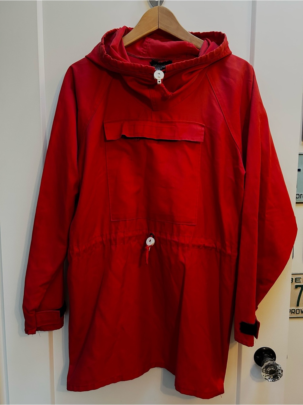 Anorak Kanuk vintage rouge pour femme.